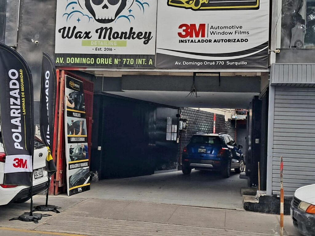 Taller de instalación de parabrisas y vidrios automotrices en Surquillo, Lima